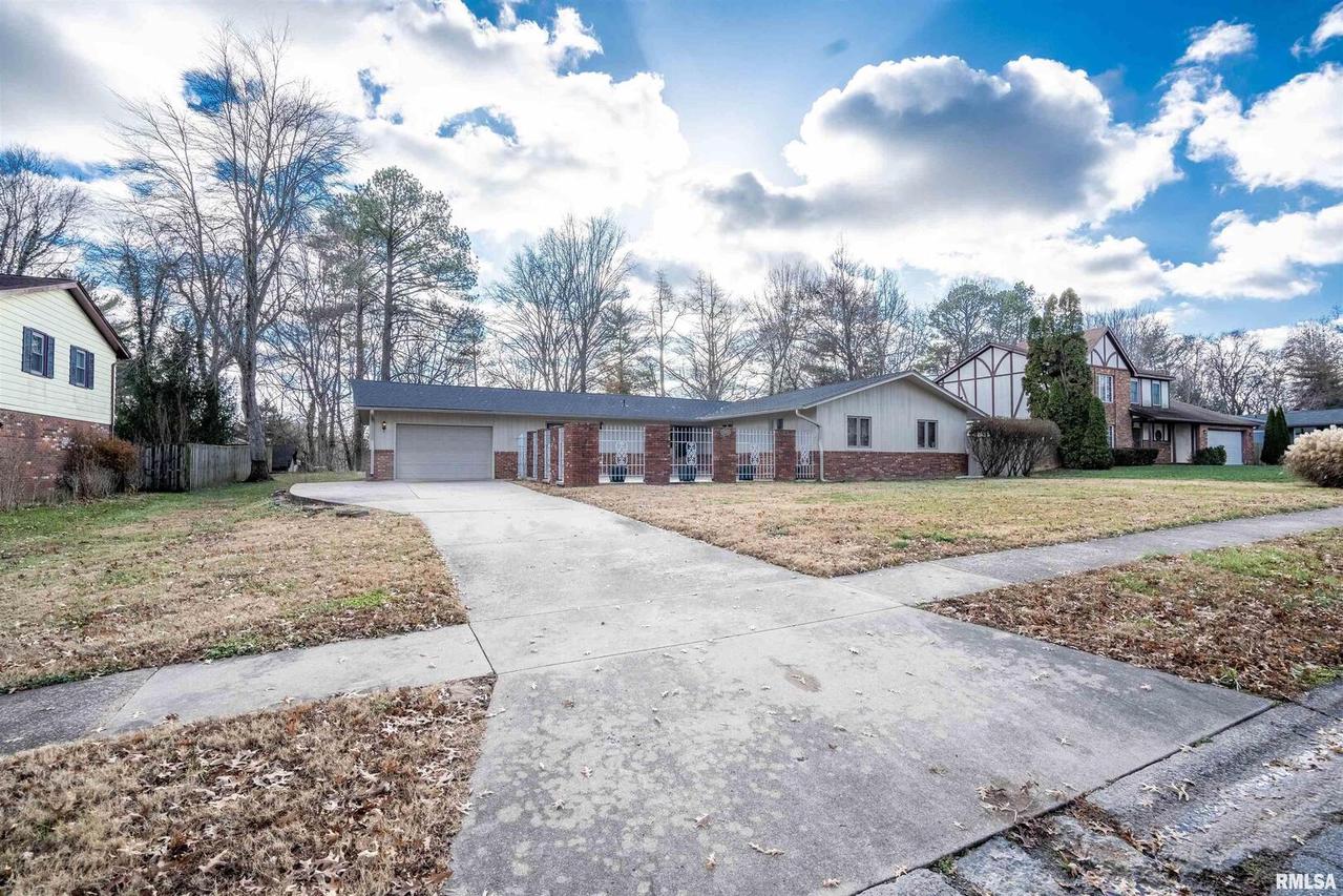 2909 W Kent Dr., Carbondale, IL 62901