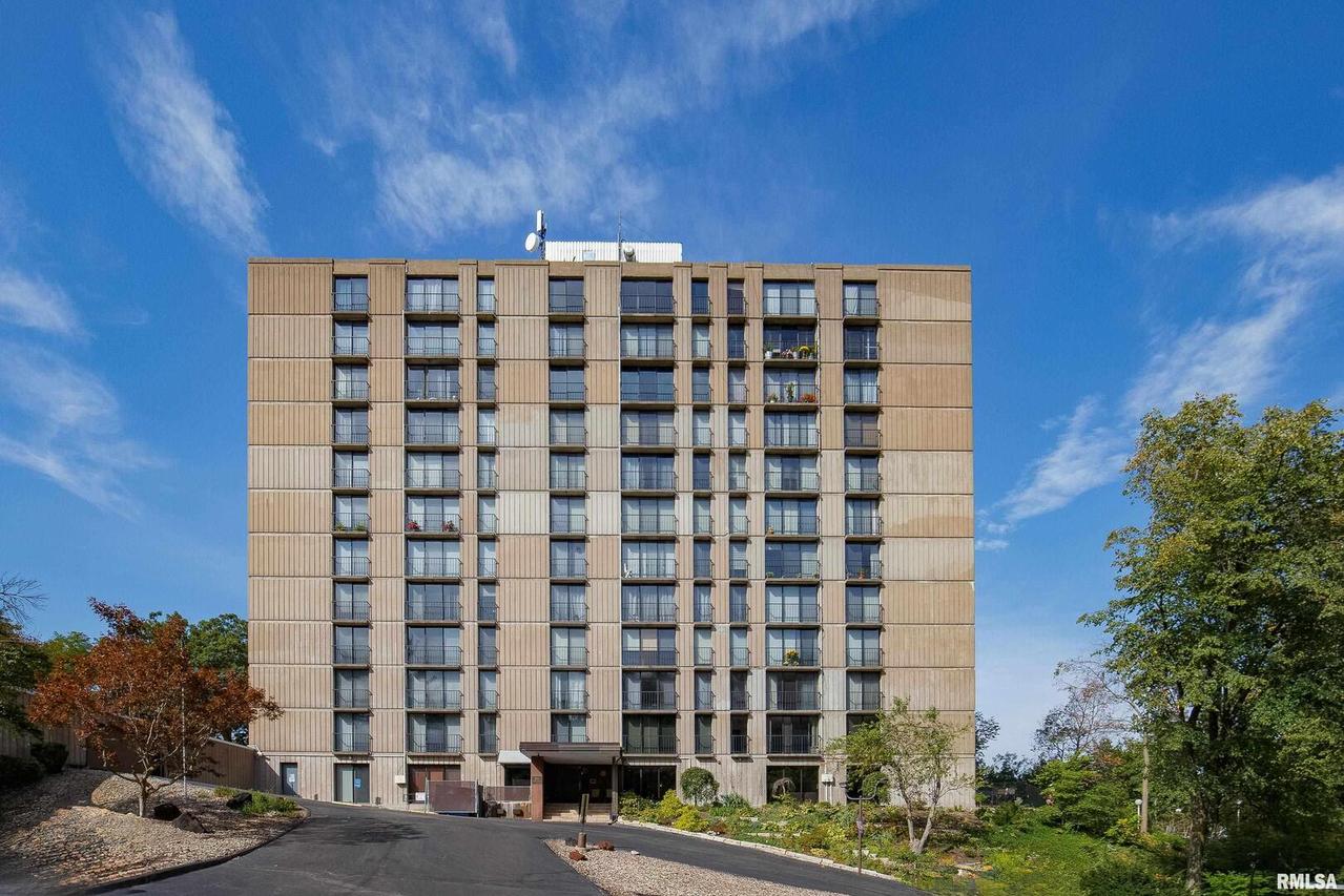 1800 7th St. #6D, East Moline, IL 61244