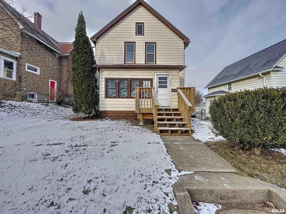 146 8th St., Silvis, IL