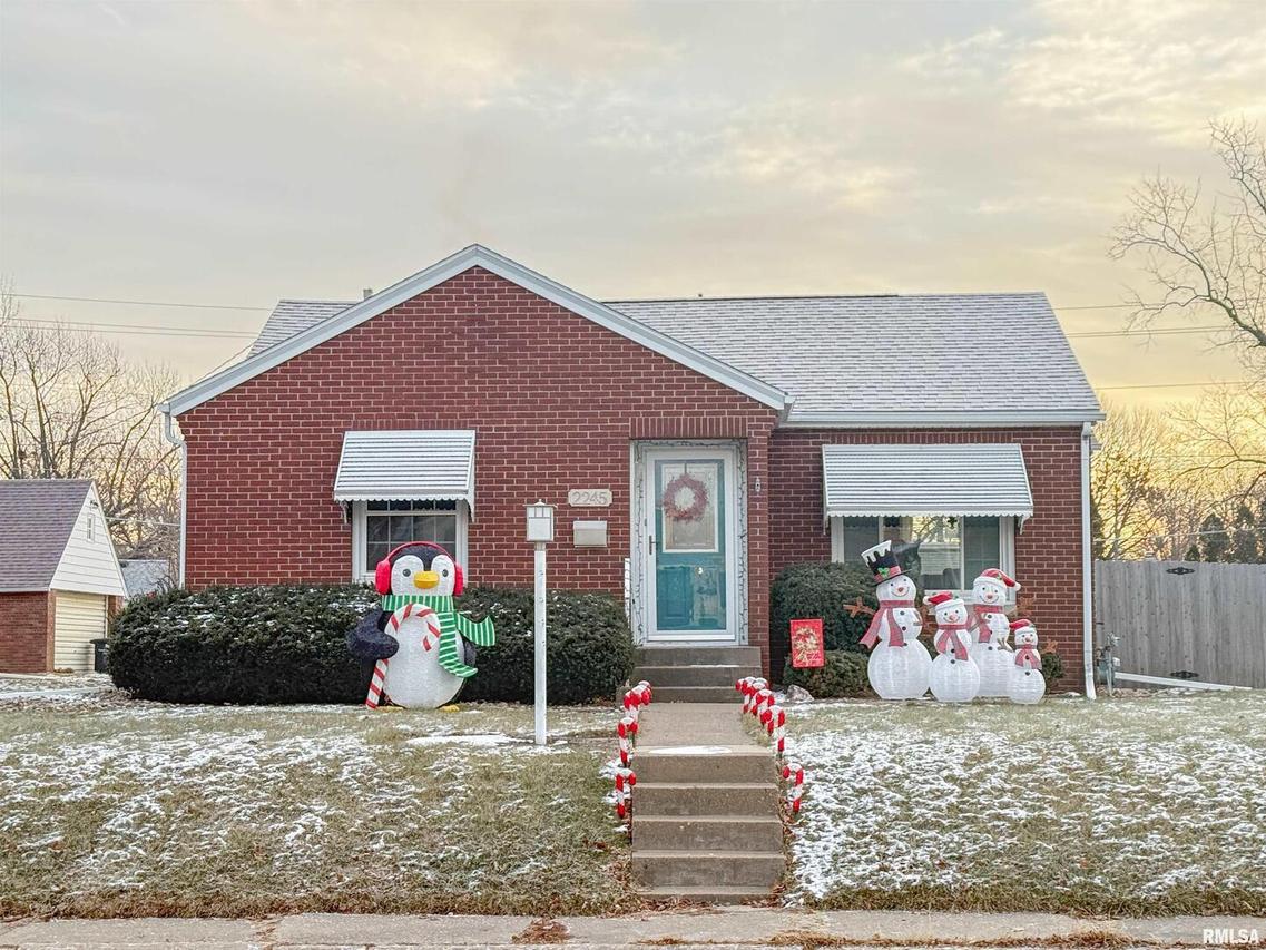 2245 38th St., Rock Island, IL 61201