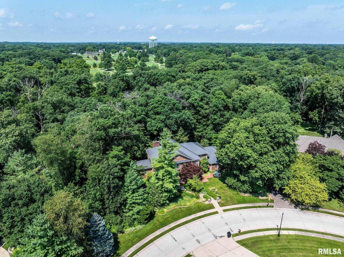 42 Wildwood Dr., Rock Island, IL 61201