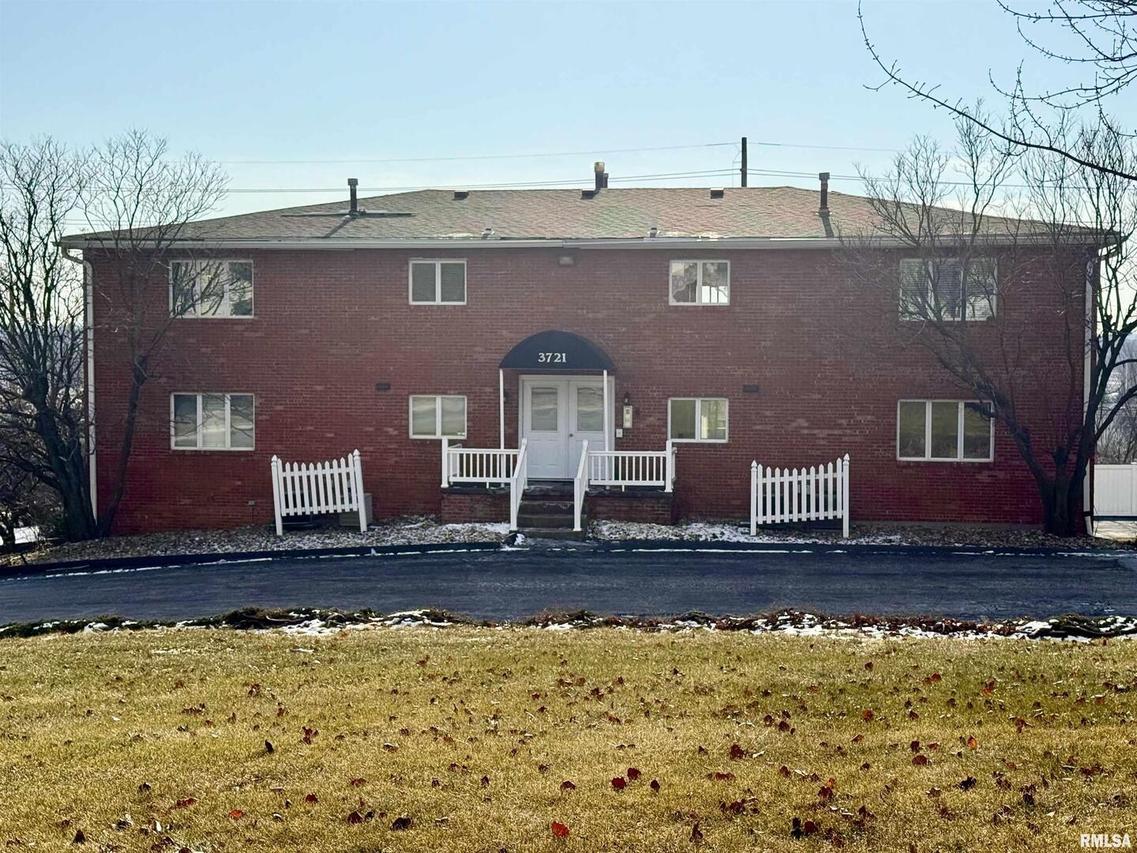 3721 35th St. #4, Moline, IL 61265
