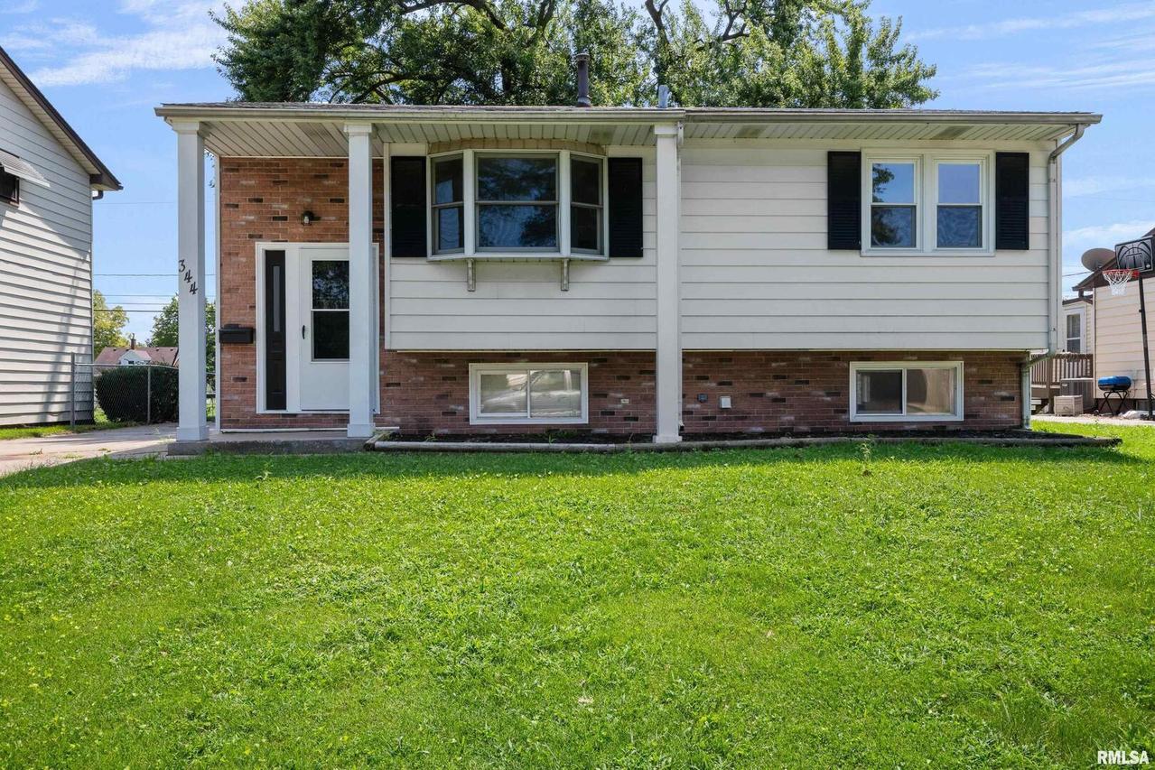 344 39th Ave., East Moline, IL 61244