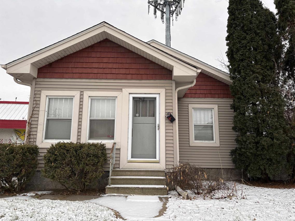 3316 Avenue Of The Cities Ave., Moline, IL 61265