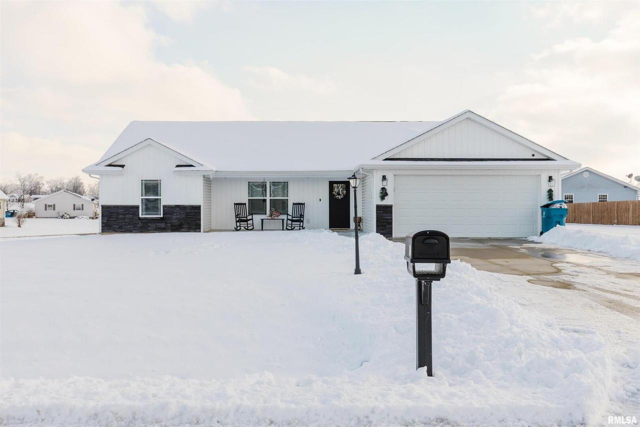 721 W 15th St., Johnston City, IL 62951