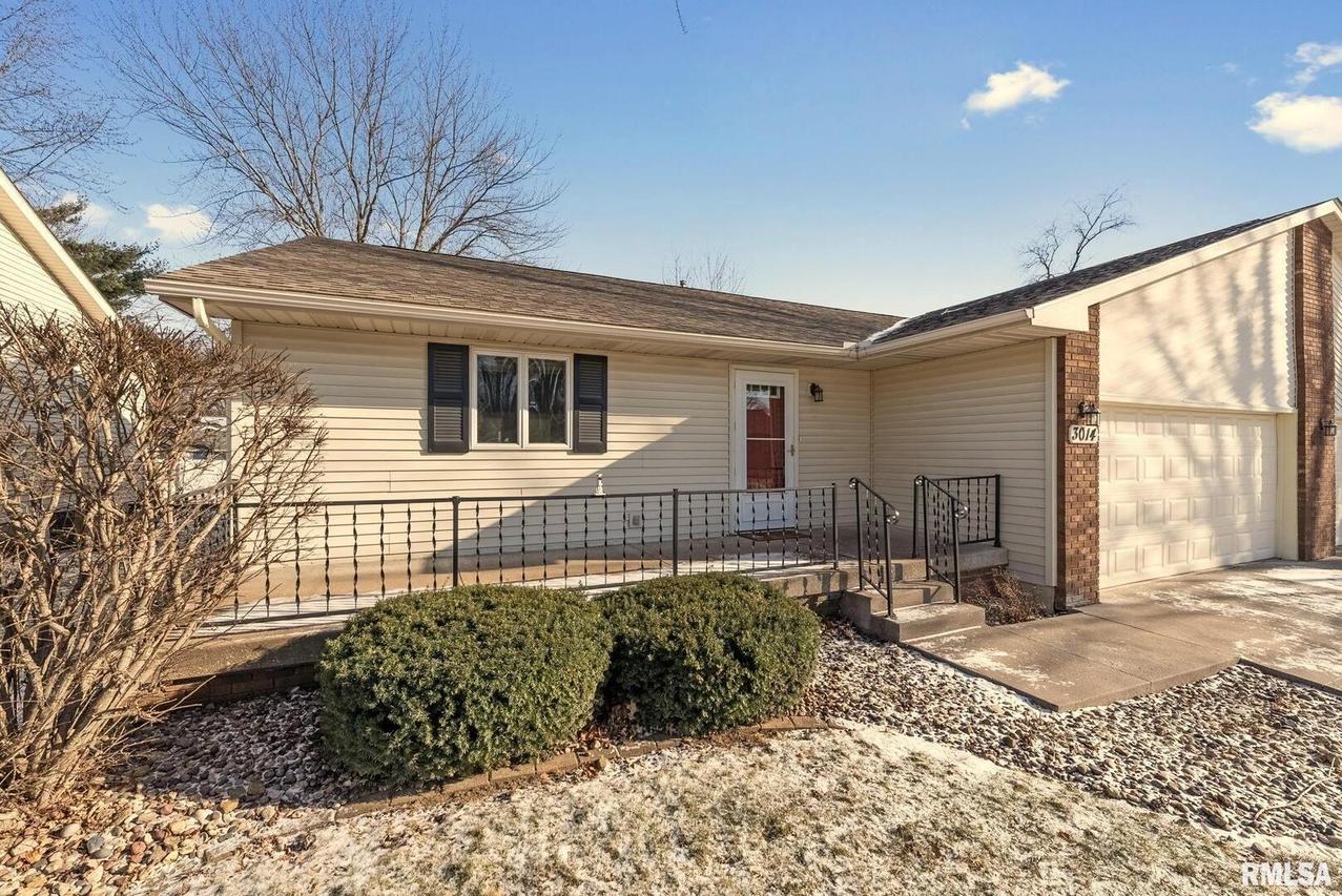 3014 55th Street Dr., Moline, IL 61265