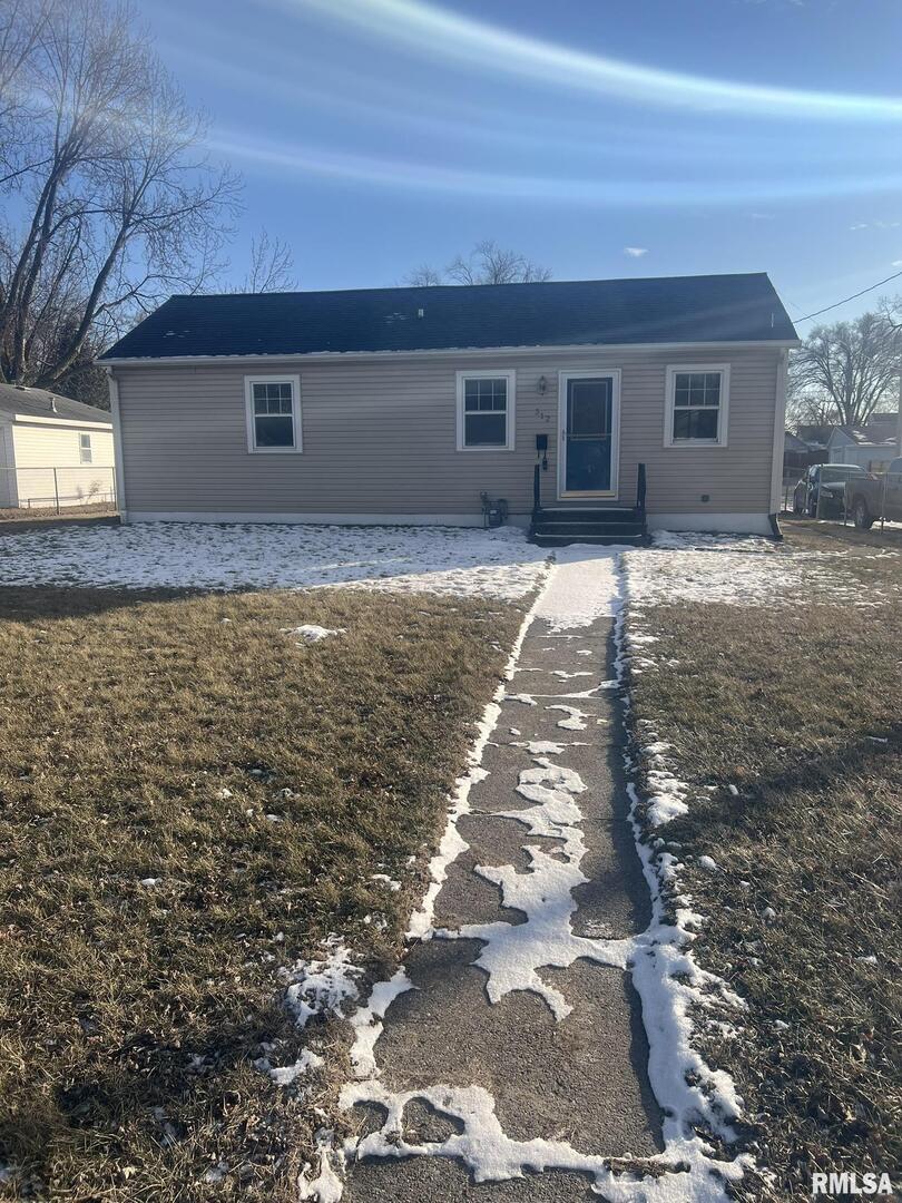 312 28th Ave., East Moline, IL 61244