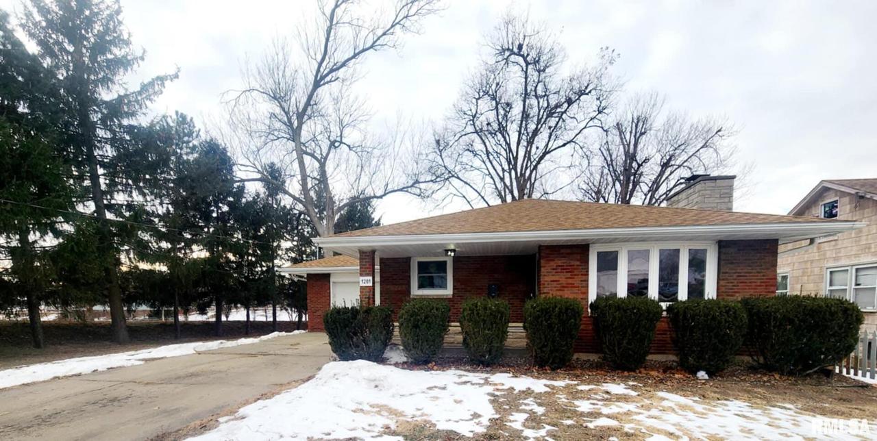 1201 N 14th St., Quincy, IL 62301