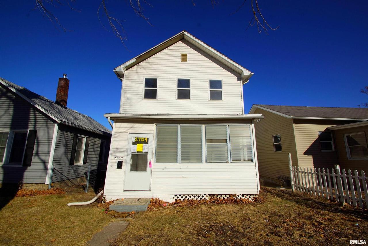 2709 6th Ave., Rock Island, IL 61201