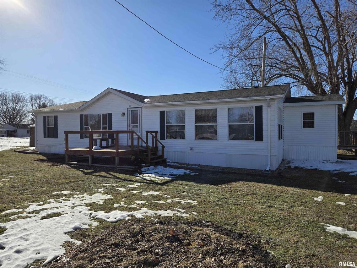 115 W 1st St., Versailles, IL 62378