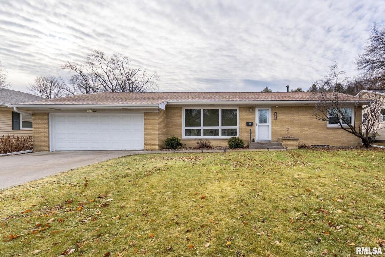 526 39th Ave., East Moline, IL 61244
