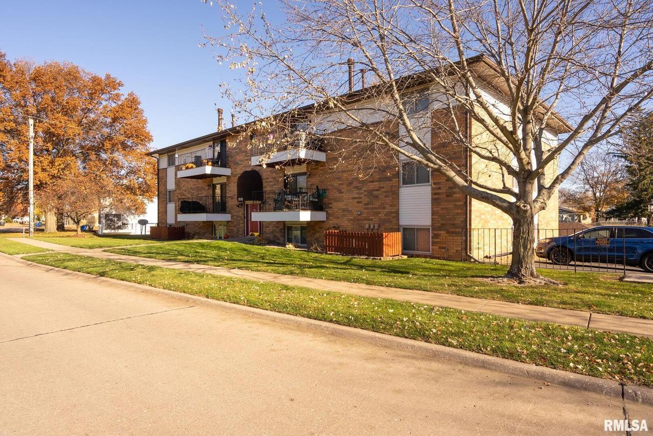 3020 4th St., Moline, IL 61265