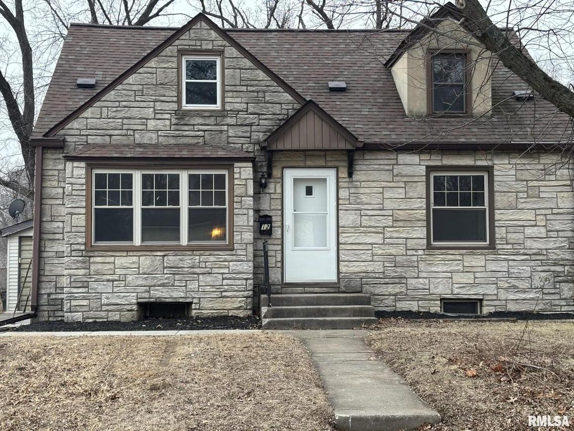 12 Blackhawk Hills Dr., Rock Island, IL 61201