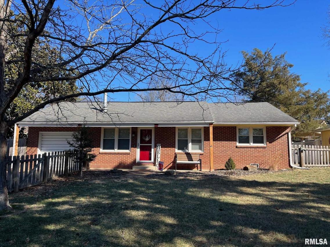 403 S Dixon Ave., Carbondale, IL 62901