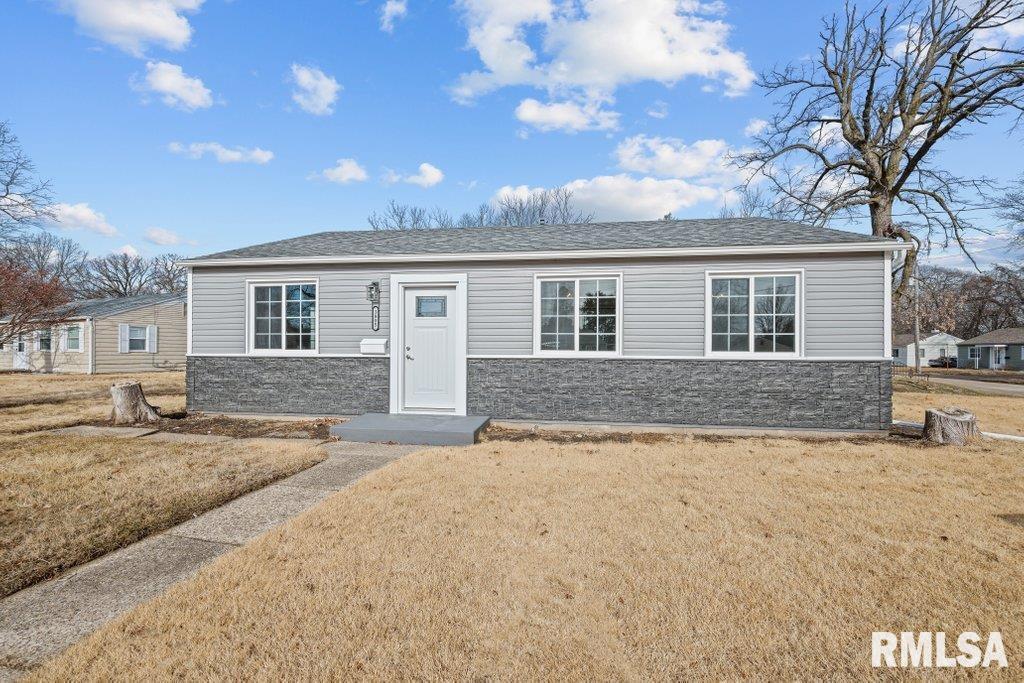 3805 10th Ave., Moline, IL 61265