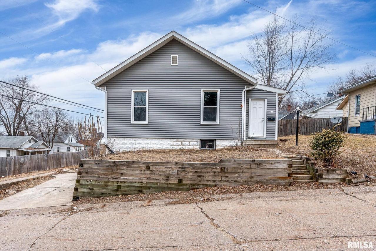 1114 41st Ave., Rock Island, IL 61201