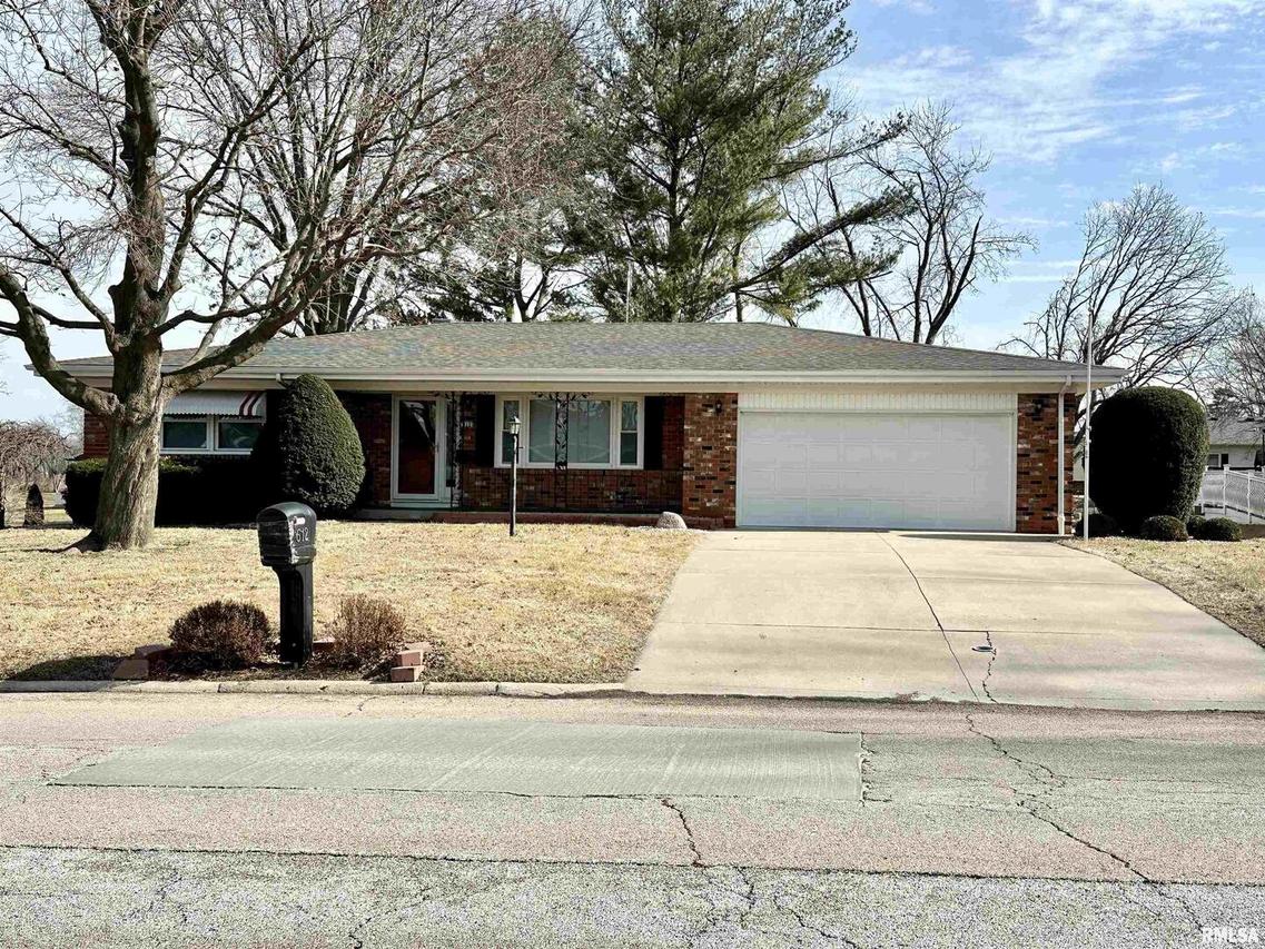 612 East St., Kewanee, IL 61443