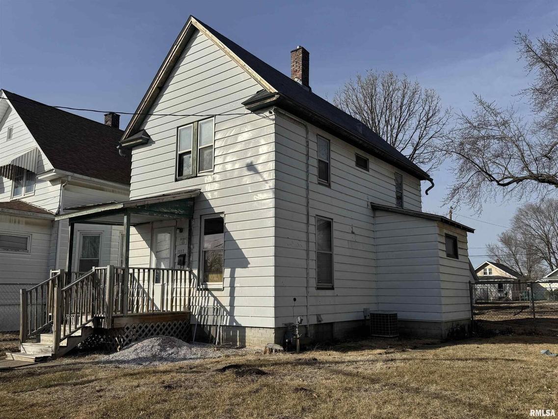 1117 16th Ave., Rock Island, IL 61201