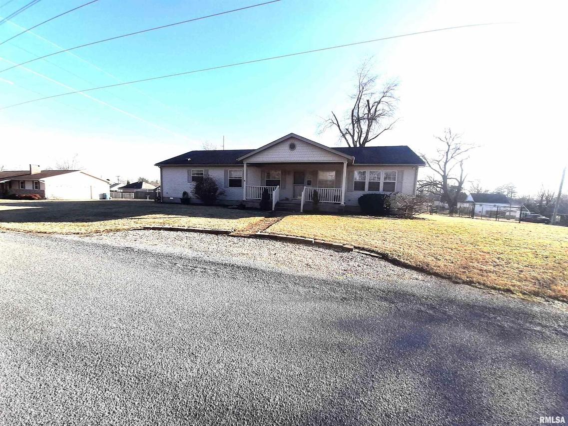 503 E 15th St., Johnston City, IL 62951