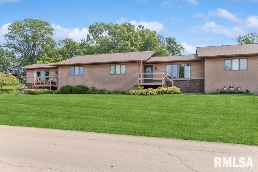 301 4th St., Fulton, IL 61252