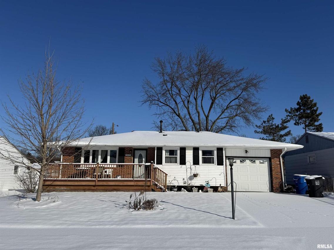 5009 45th Avenue Ct., Moline, IL 61265
