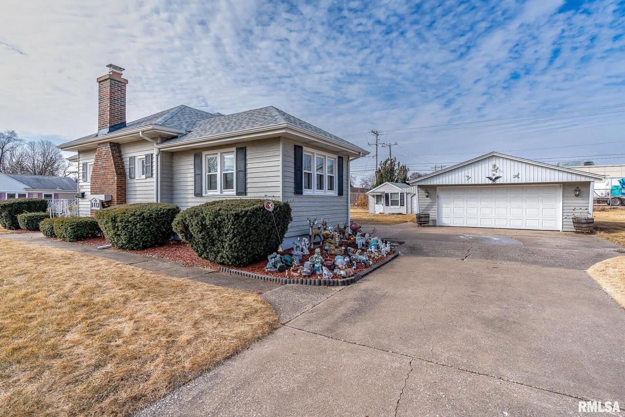 2413 44th St., Moline, IL 61265