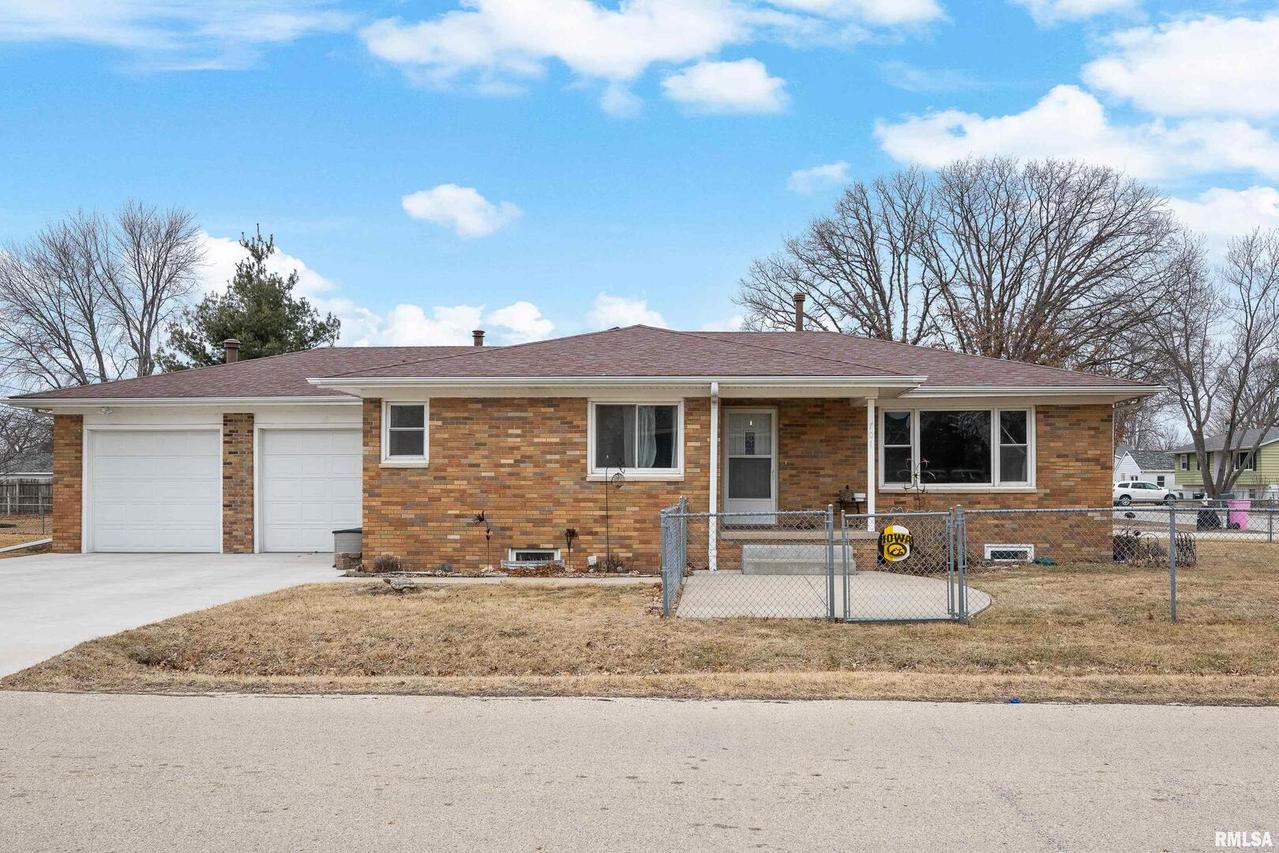 701 7th Ave., Colona, IL 61241