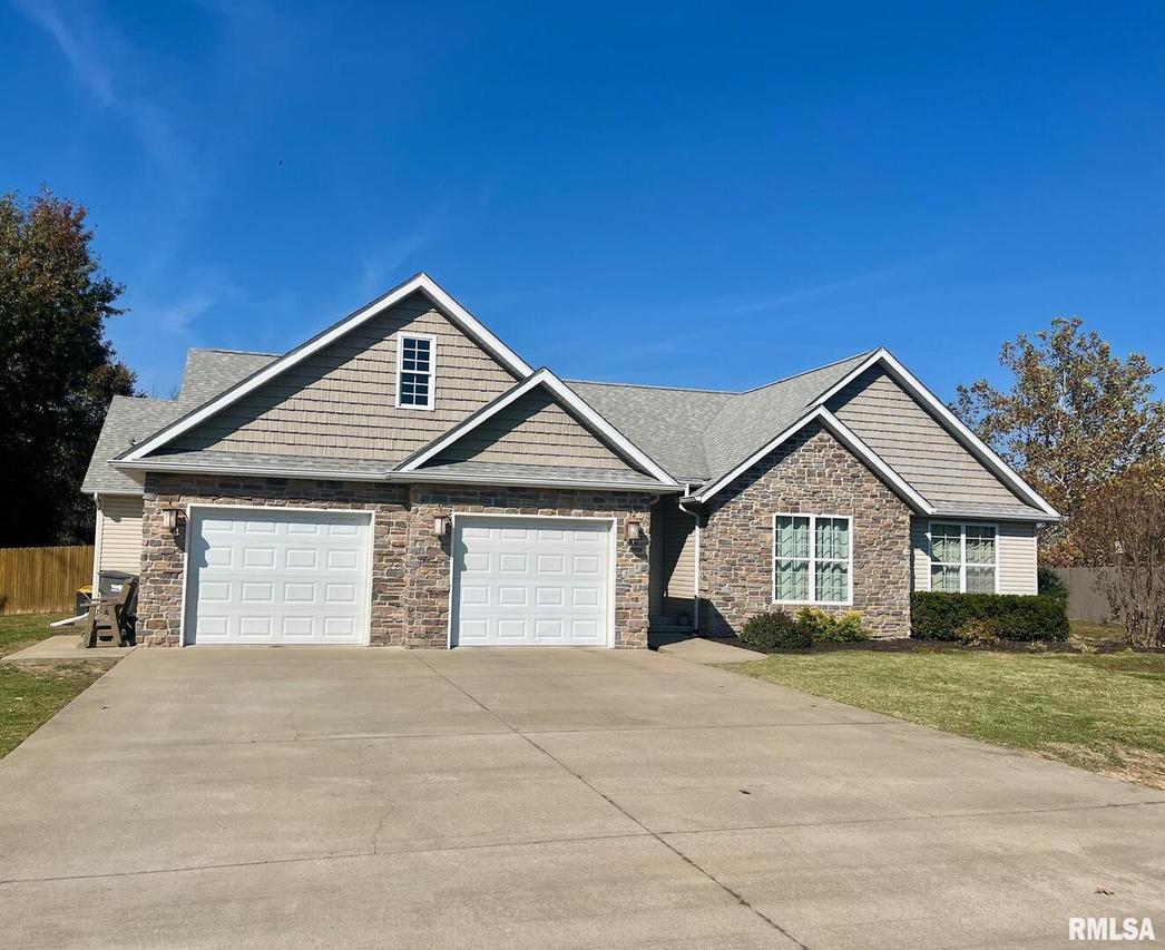 308 Excalibur Dr., Carterville, IL 62918