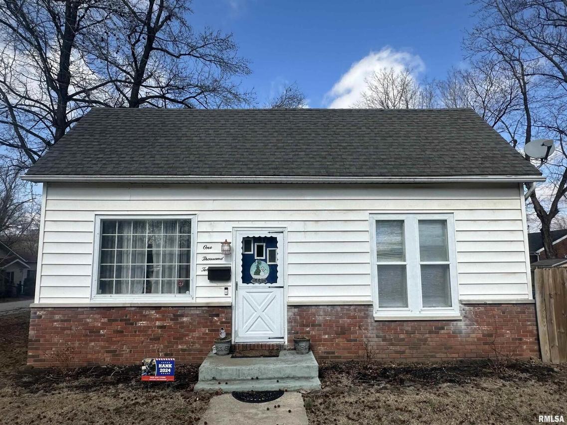 1002 E College St., Marion, IL 62959