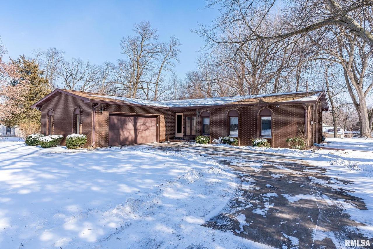 8423 54th St., Coal Valley, IL 61240