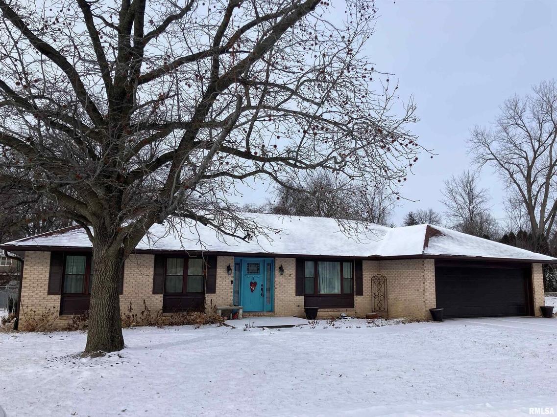 1126 S 26th St., Quincy, IL 62301