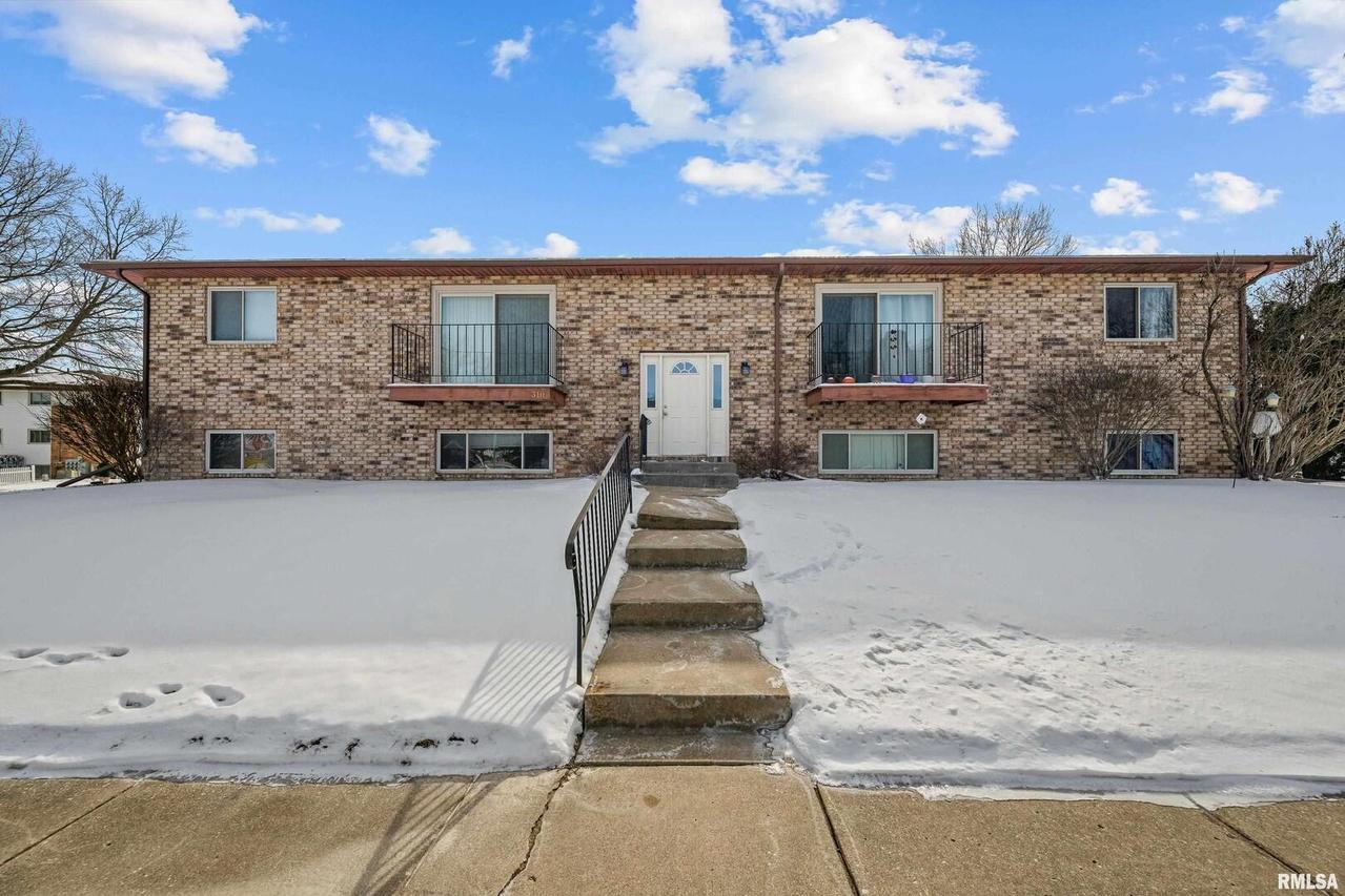 310 30th Avenue Ct. #3, Moline, IL 61265