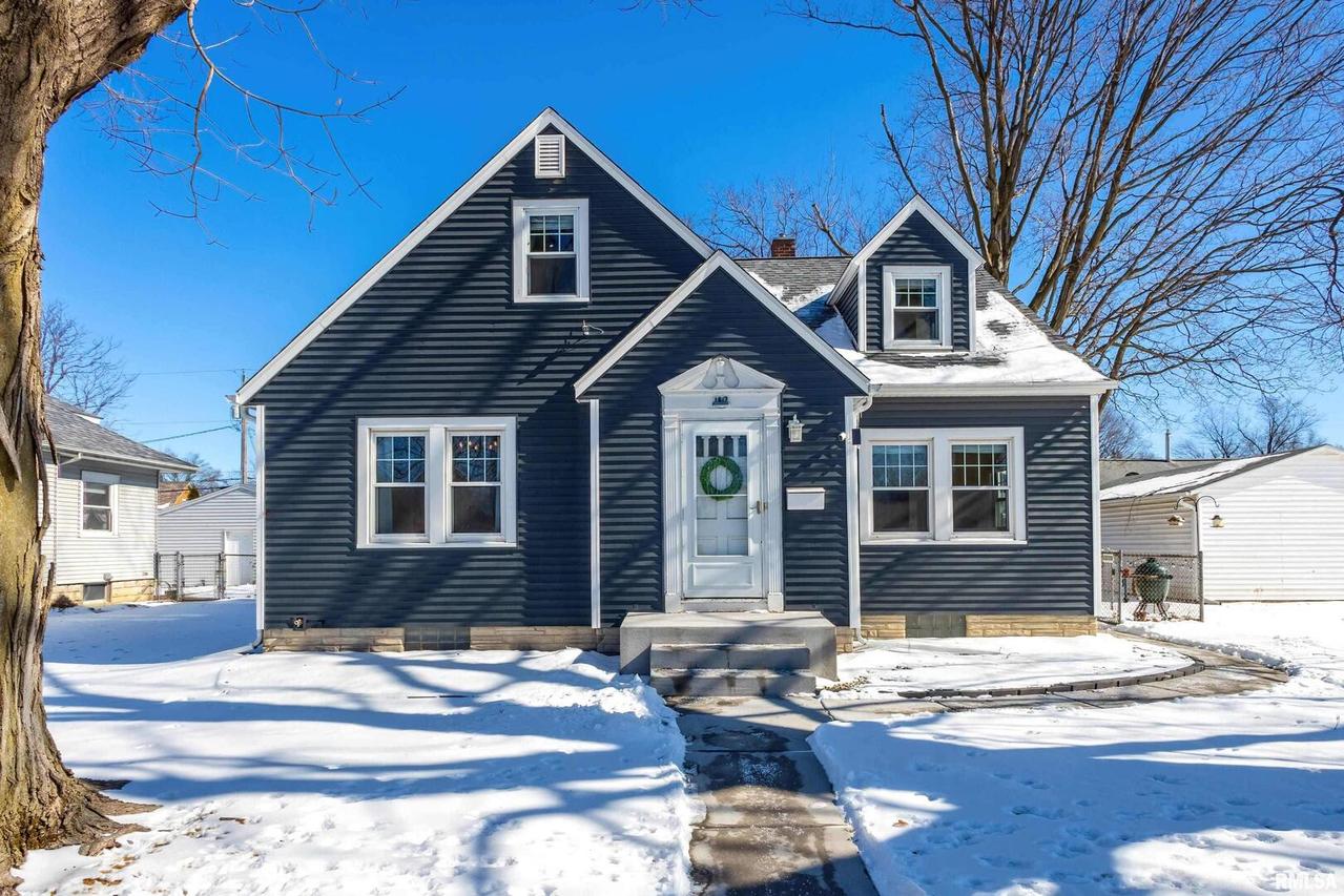 1617 34th St., Rock Island, IL 61201