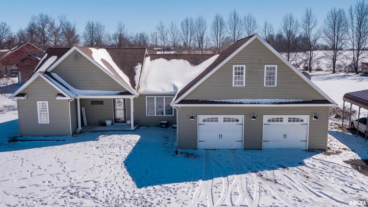 13565 Pacific Ln., Johnston City, IL 62951