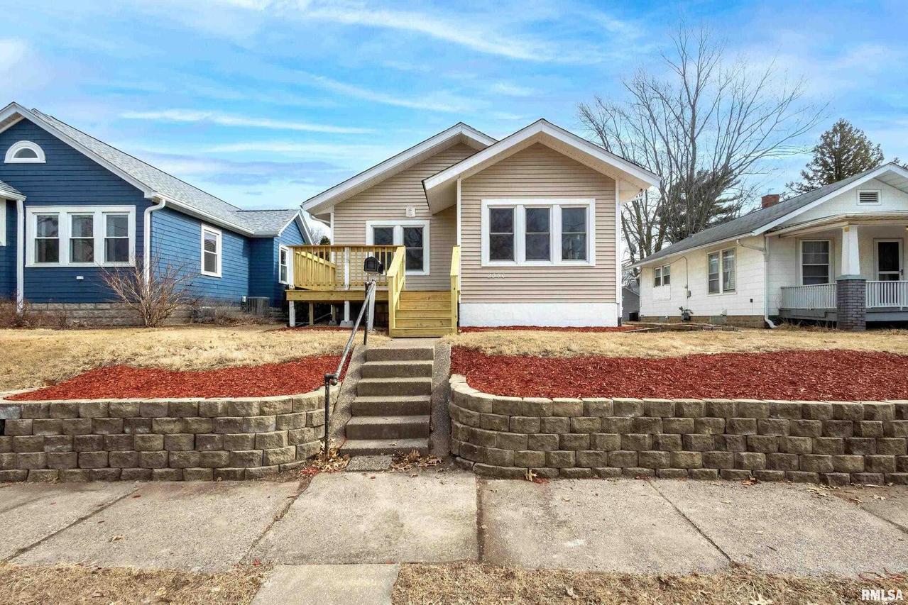 2370 27th St., Moline, IL