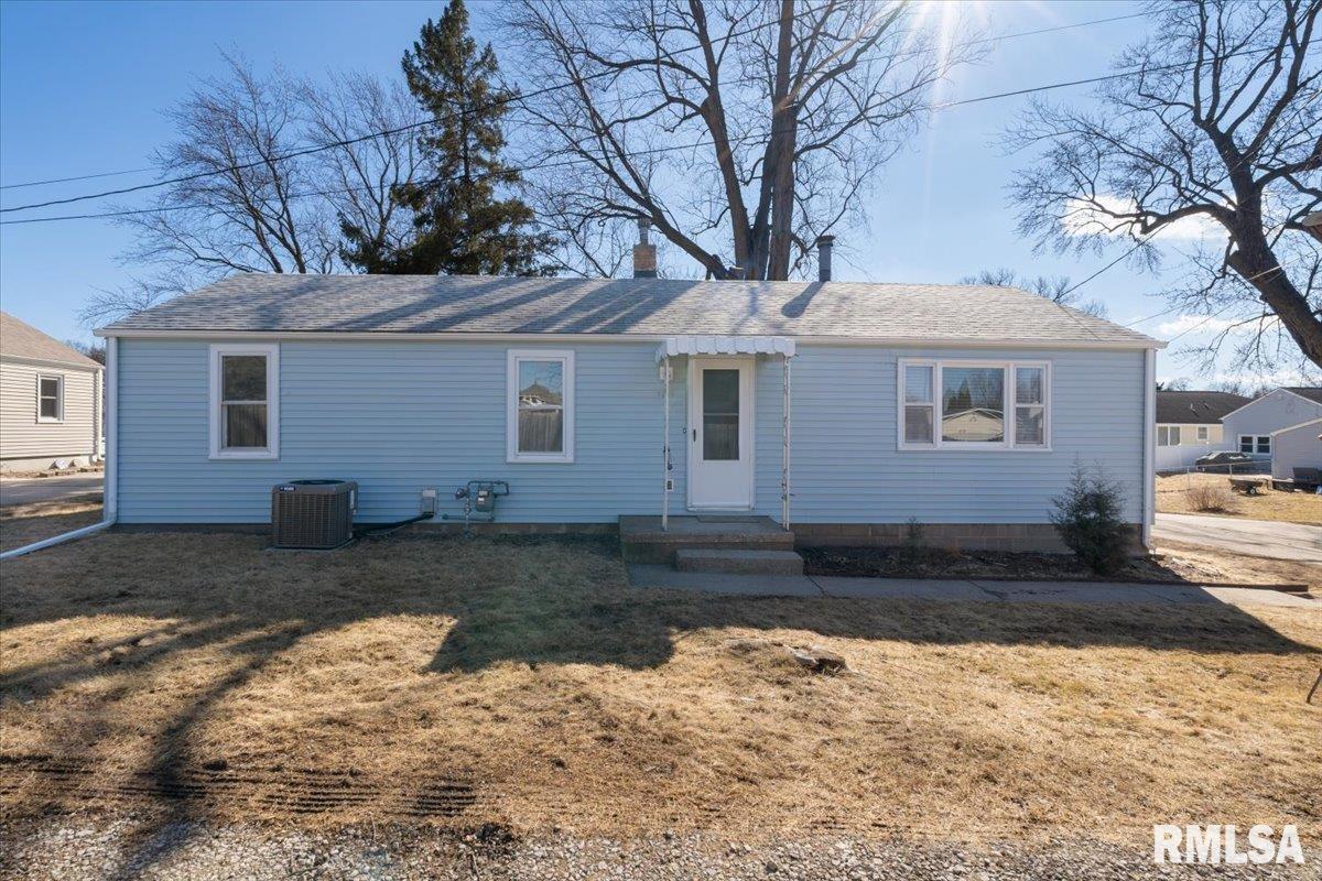 3306 40th St., Moline, IL