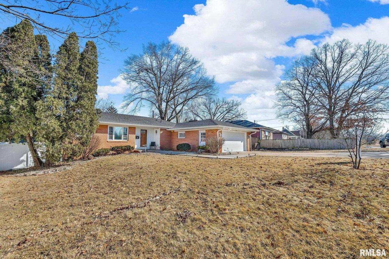 2703 27th St., Rock Island, IL 61201