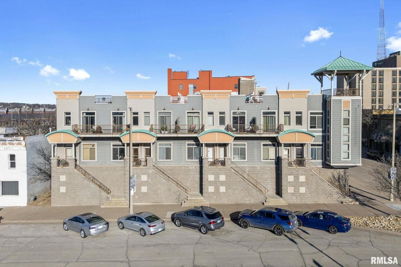 147 16th St. #5, Rock Island, IL 61201