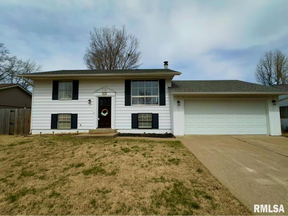 506 Timothy Ln., Carterville, IL 62918