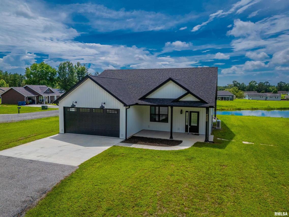 1200 Joy Ln., Johnston City, IL 62951