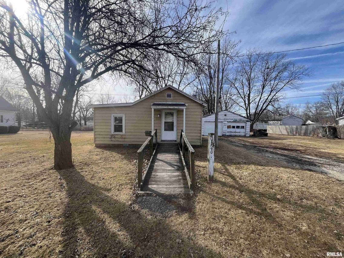 220 E Willard St., Wataga, IL