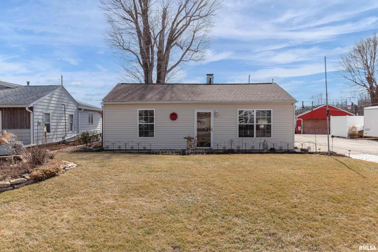 16922 10th Ave., East Moline, IL 61244