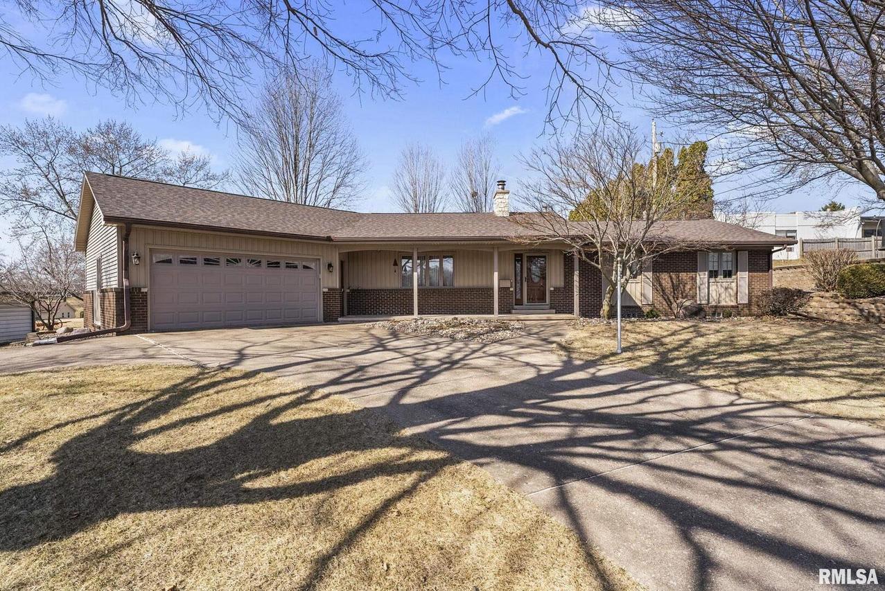 1303 SW 3rd Ave., Aledo, IL 61231