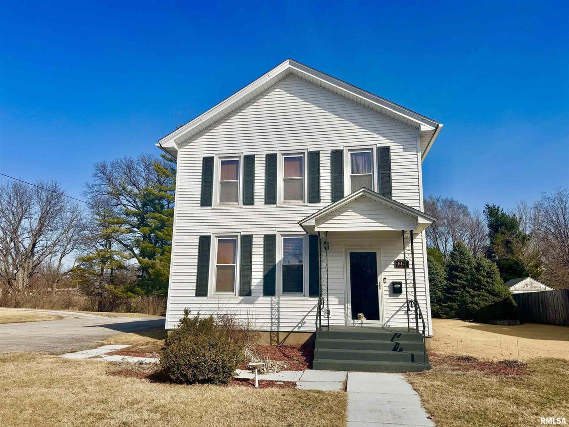 612 N College Ave., Aledo, IL 61231