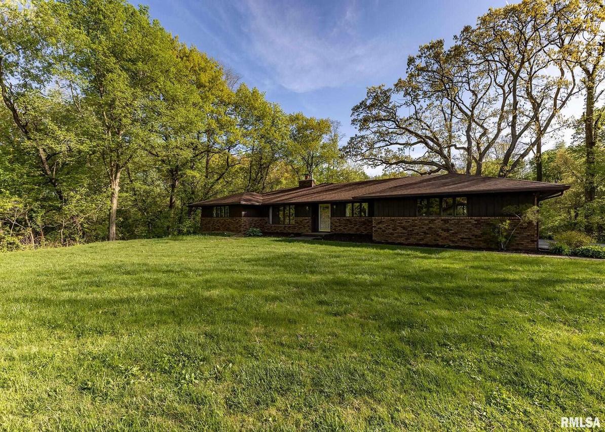 9721 234th St., Port Byron, IL 61275