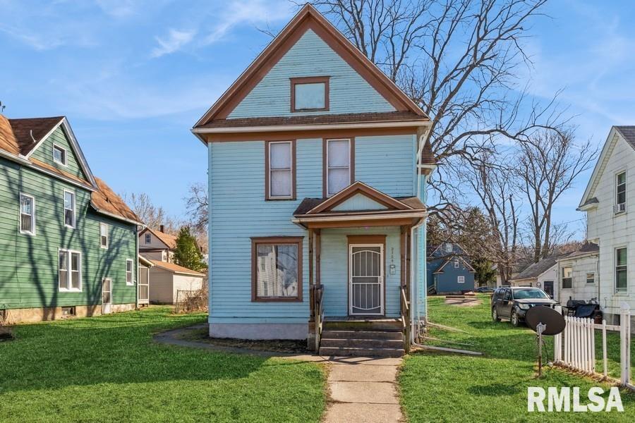 2724 6th Ave., Rock Island, IL 61201