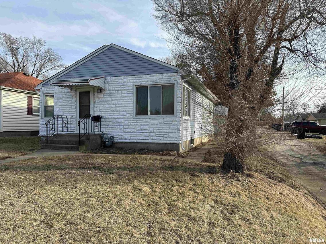 912 34th Ave., Rock Island, IL 61201
