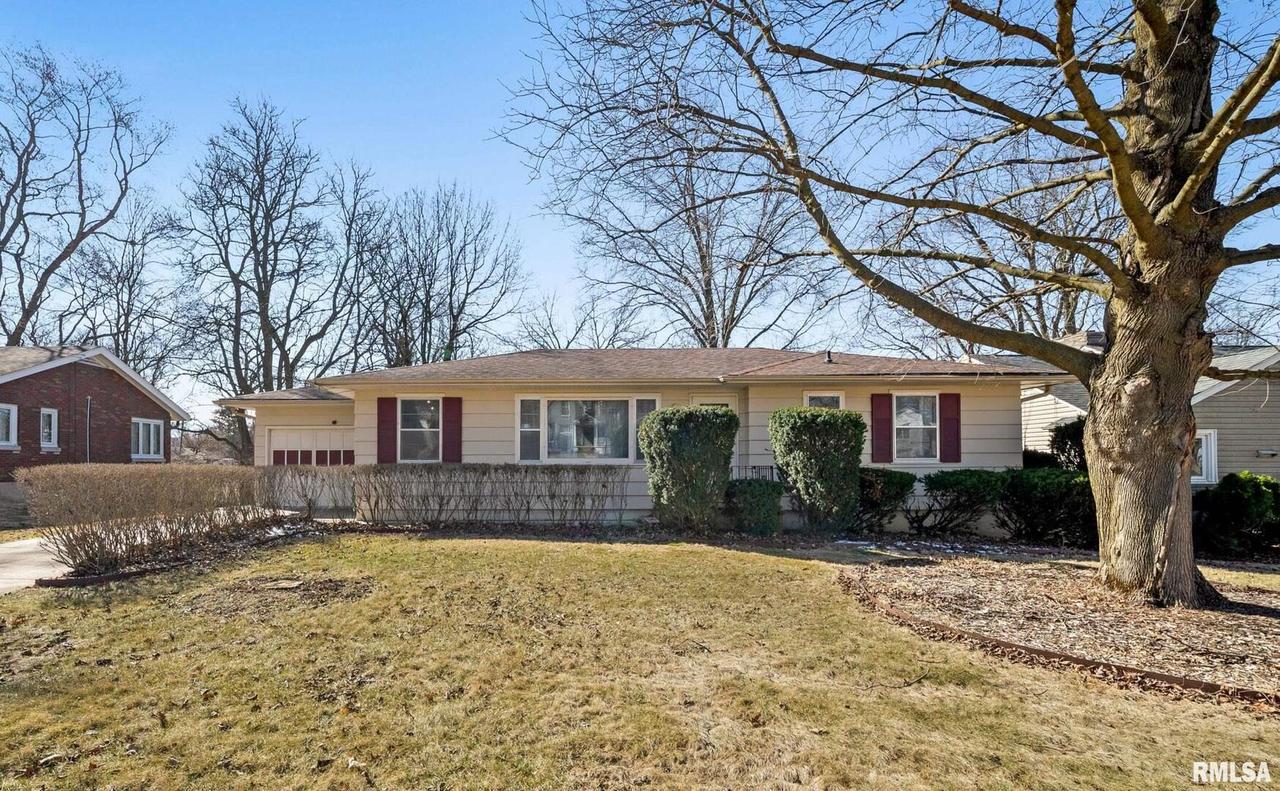 1033 E Boston Ave., Monmouth, IL 61462