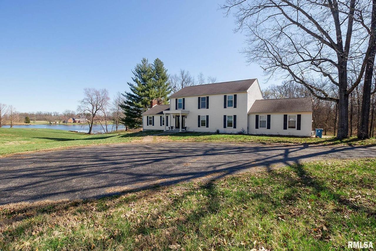 6998 Moake School Rd., Marion, IL 62959