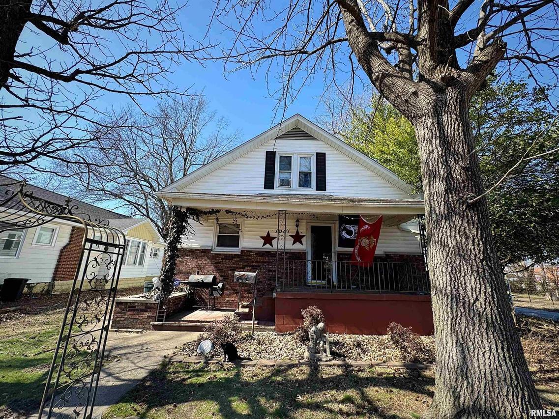 1001 S 14th St., Herrin, IL 62948